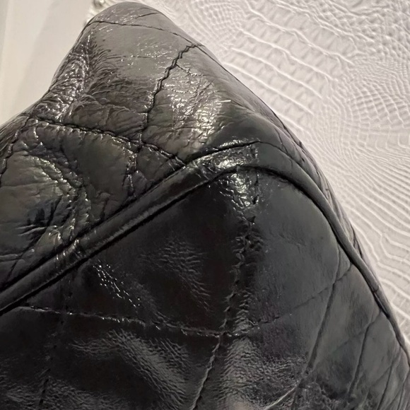 CHANEL Black Crossbody Bag with Quilted Leather and Chain Strap - Picture 9 of 16